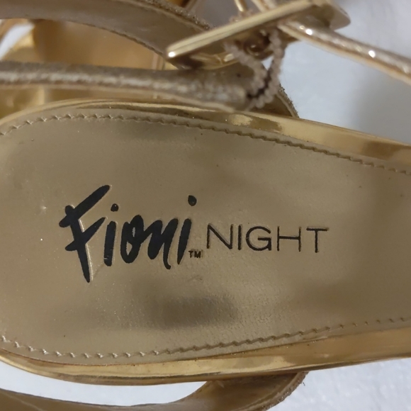 Fioni Night Gold Glitter Shoe - Picture 8 of 12